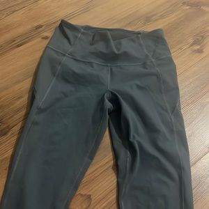 Under armour leggings size SM grey